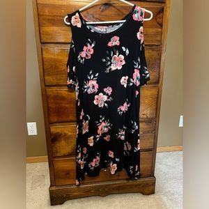 Floral dress with cold shoulders